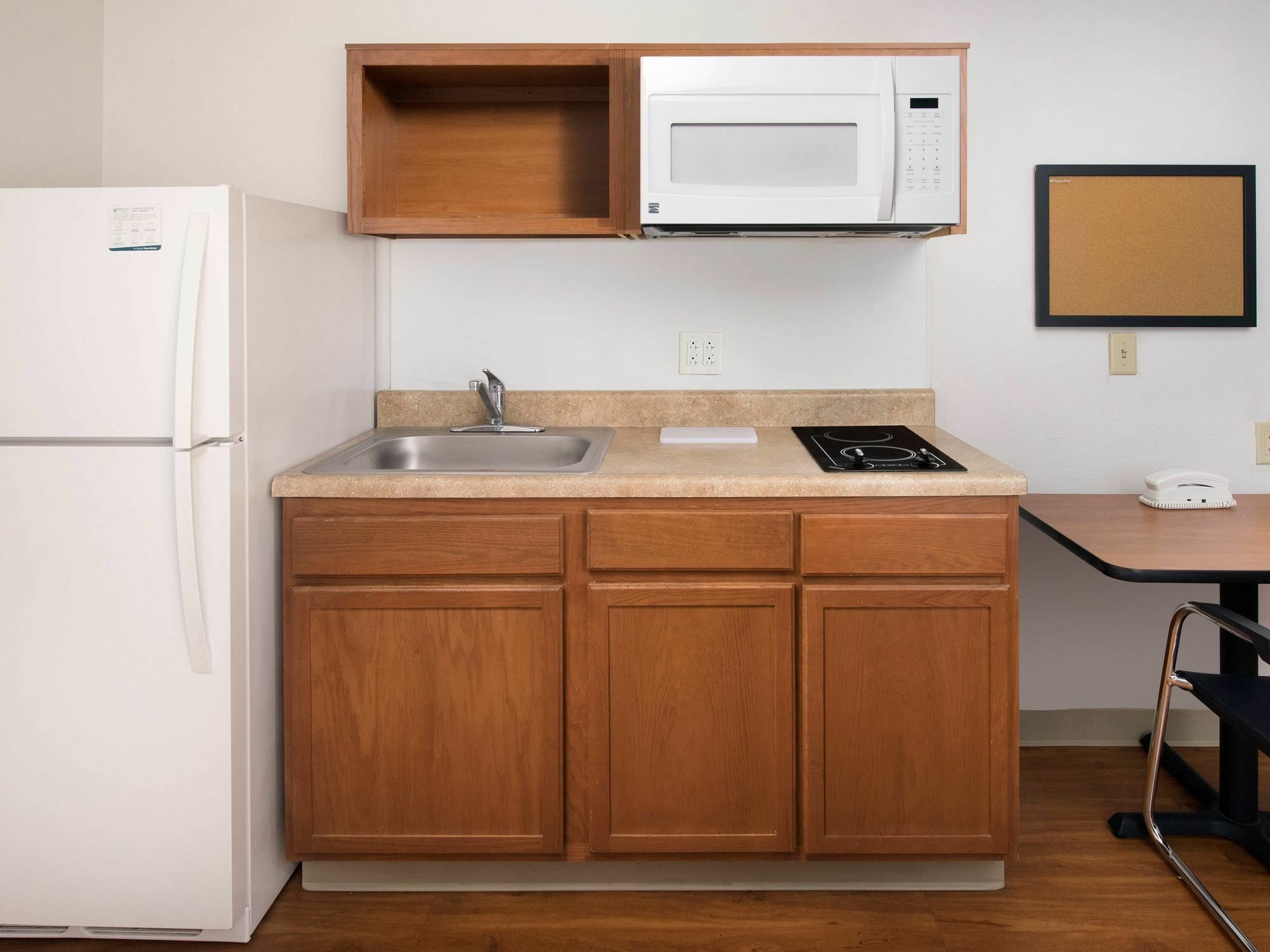 Extended Stay America Select Suites - Cleveland - Airport Fairview Park Εξωτερικό φωτογραφία
