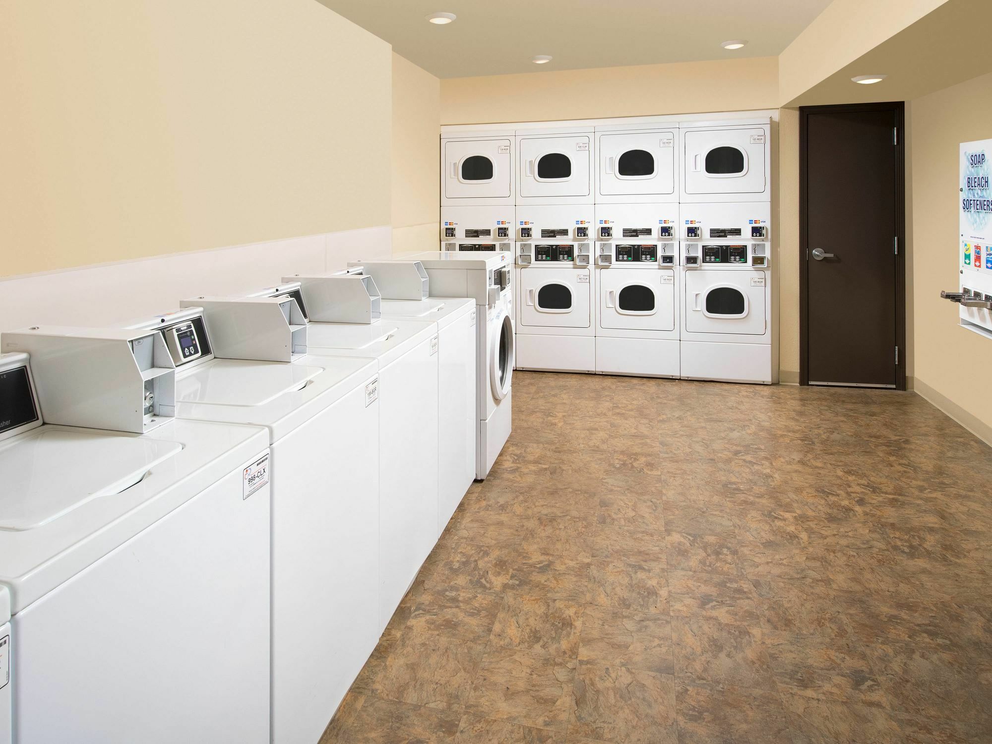 Extended Stay America Select Suites - Cleveland - Airport Fairview Park Εξωτερικό φωτογραφία